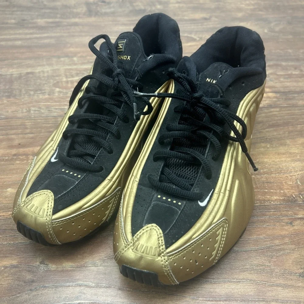 Nike Shox R4 Metallic Gold Black Shoes‎ Men's Size 8.5 104265-700